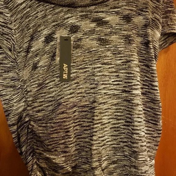 APT 9 Ladies shirt‎ - Picture 1 of 4